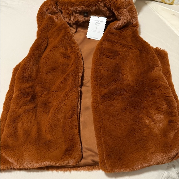 Stella & Dot Faux Fur Vest in Warm Brown Rust Color 🦊🐻🦊 - Picture 2 of 8